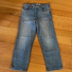 Levi’s Ribcage ankle straight jeans, size 30